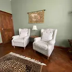 2 Double Bedroom Charming Chelsea Apartment